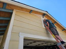 How To Choose The Right Materials for Your Siding Installation in 'Somerville, TX